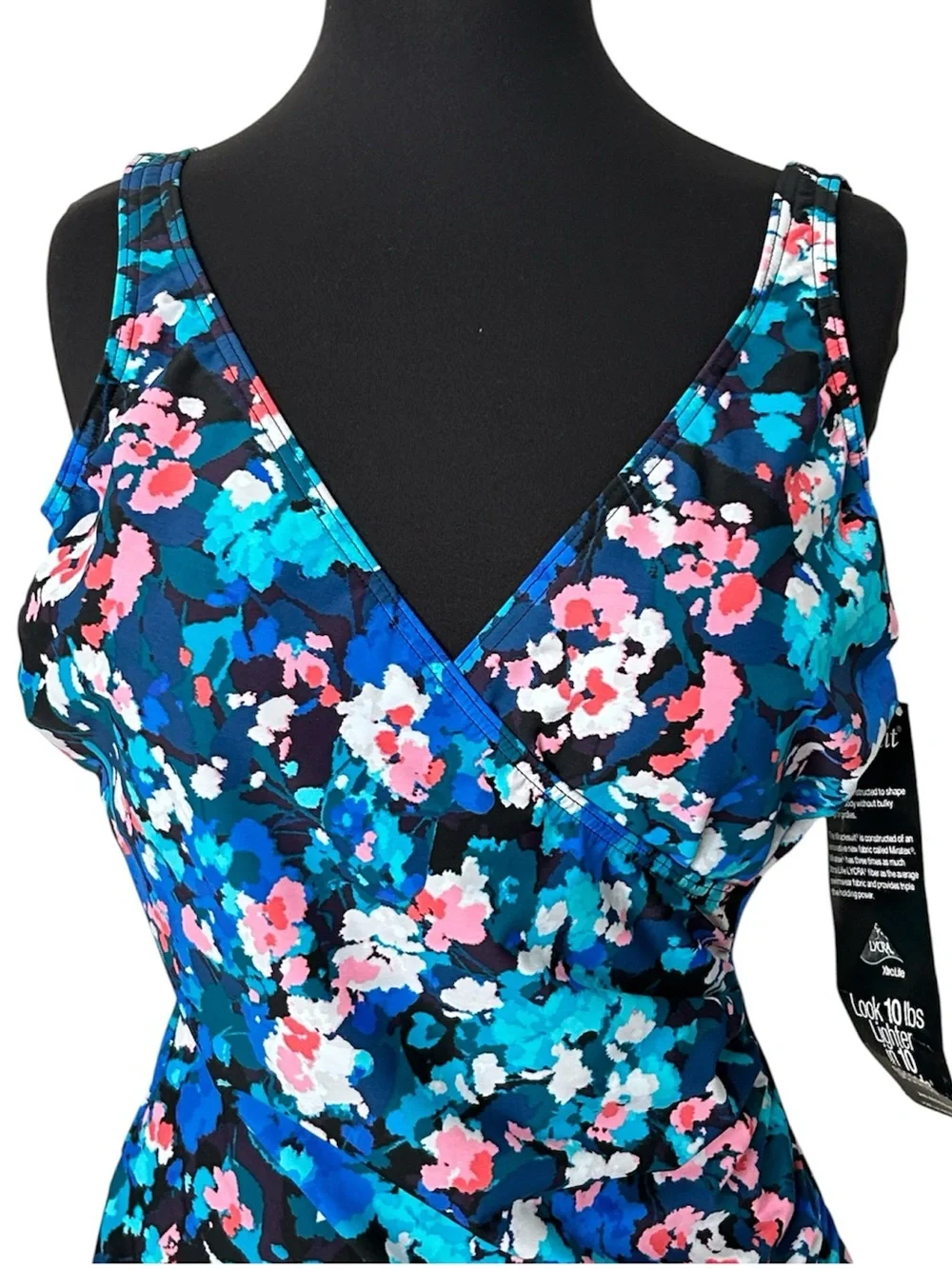 Miraclesuit Floral V-Neck One-Piece Swimsuit. New with tags. Size 18